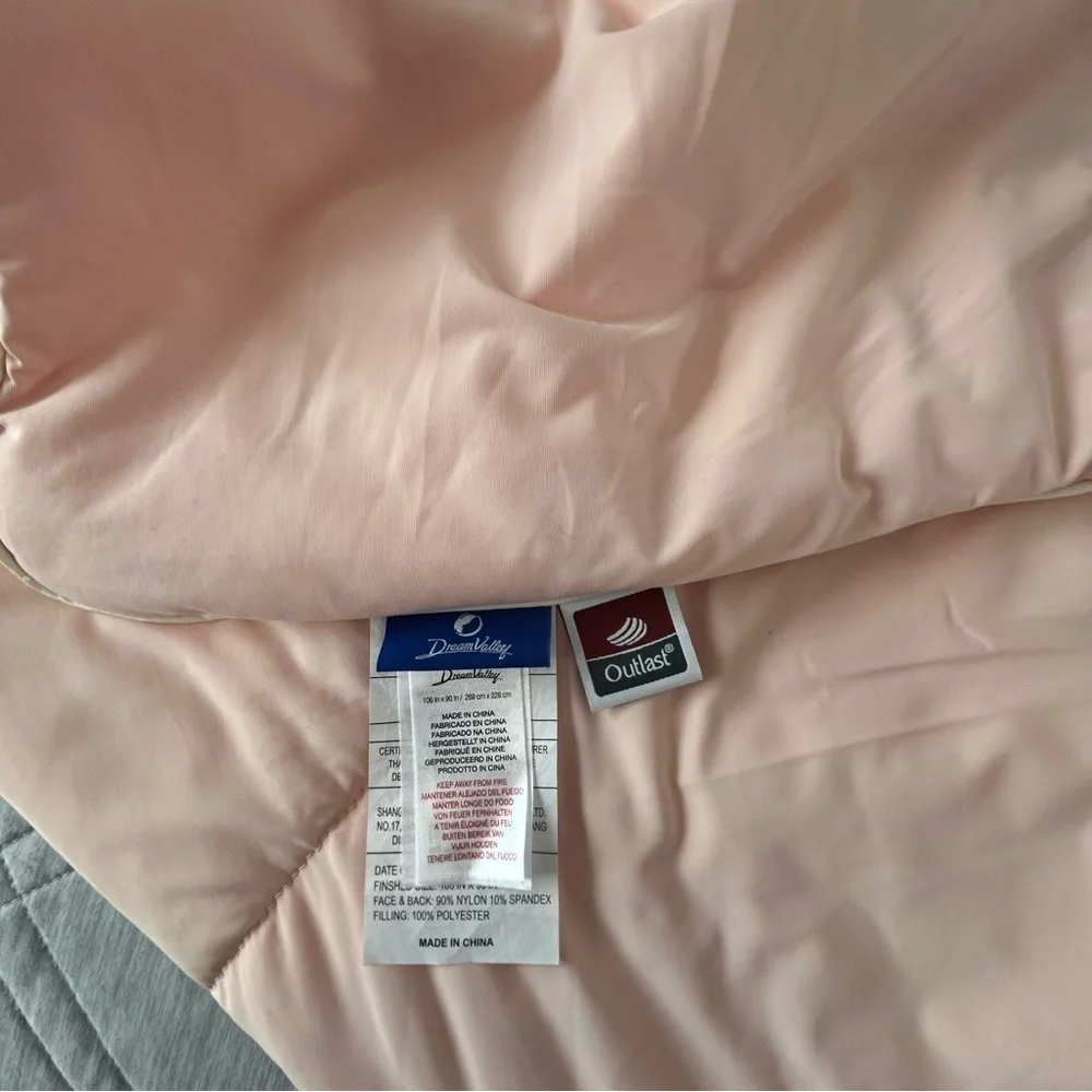 Dream Valley Outlast King Cooling Comforter, NASA Grade Peach Blush